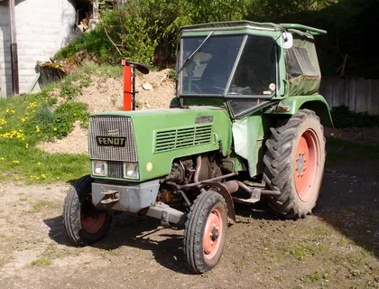 Traktor Schlepper Fendt Farmer 2 s FW 138 mit Mähbalken