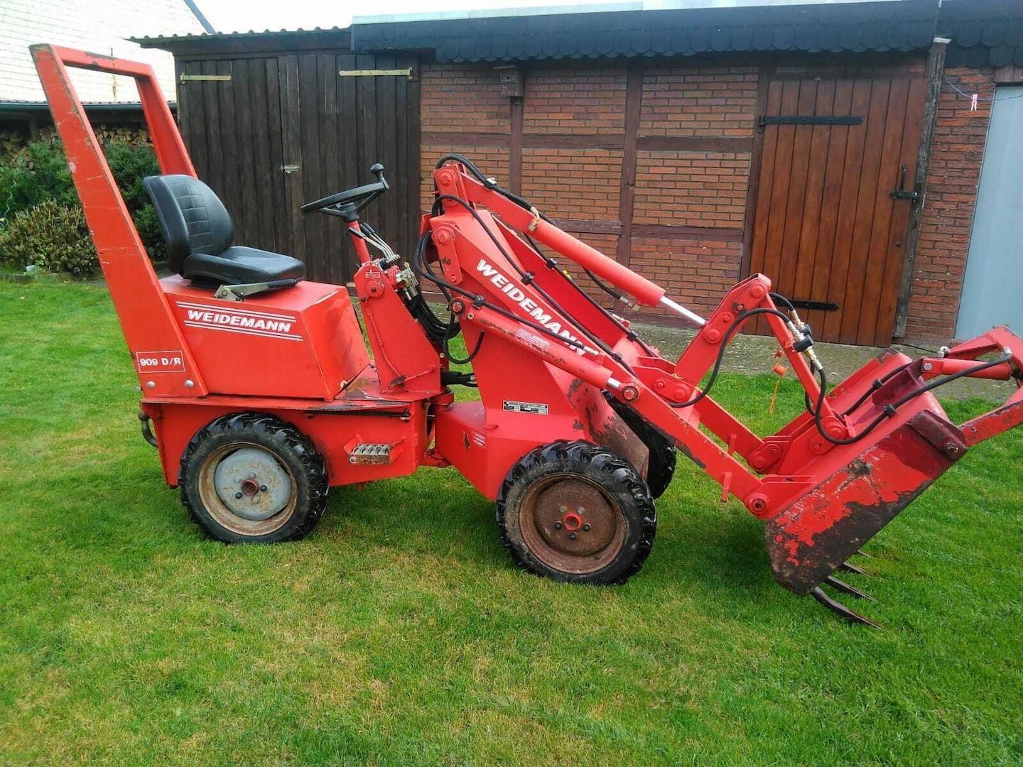 Traktor Weidemann Hoftrac Typ 909 DR Trecker gebraucht mit Forke Traktor Weidemann Hoftrac Typ 909 DR Trecker gebraucht mit Forke