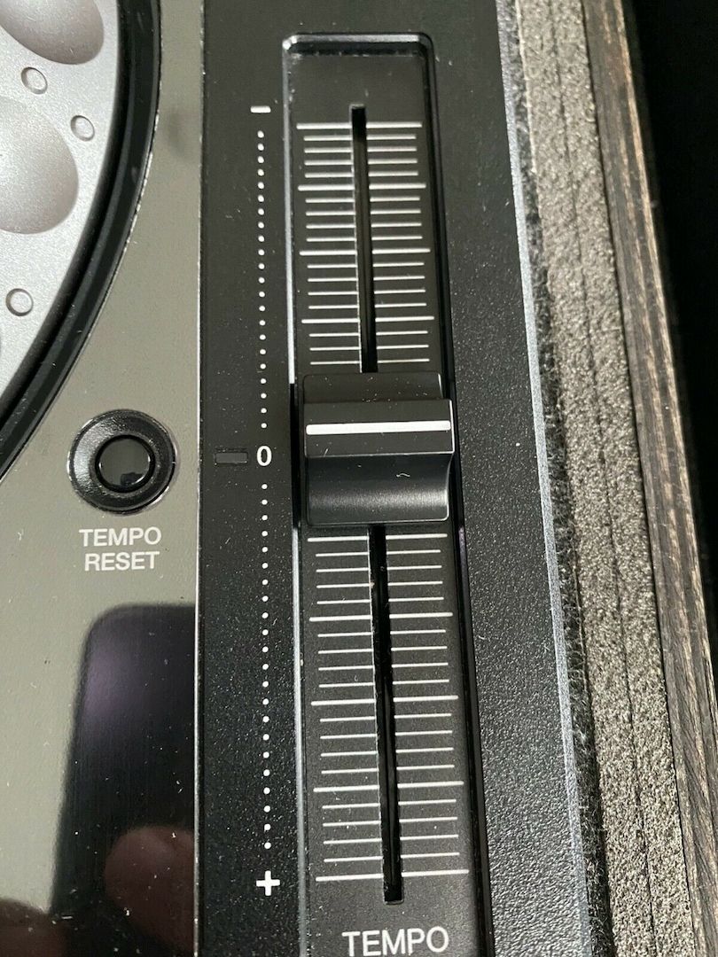 2x CDJ 2000 Nexus mit DJM 2000 Mixer im Profi Case - Top Zustand