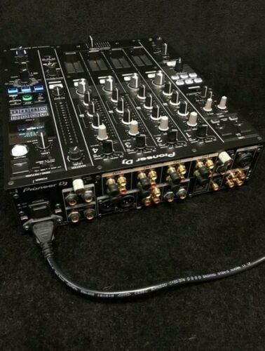 2X CDJ 2000 NEXUS2 - 1X DJM 900 NEXUS 2- WIE NEU