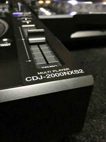2X CDJ 2000 NEXUS2 - 1X DJM 900 NEXUS 2- WIE NEU