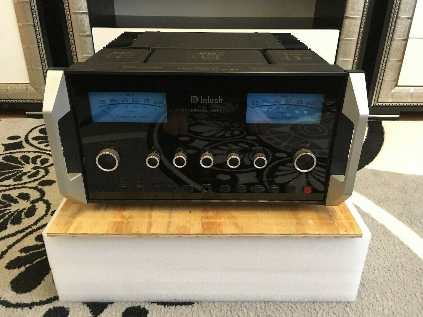 McIntosh MA-7000 Vollverstärker Original Pack & Mcintosh