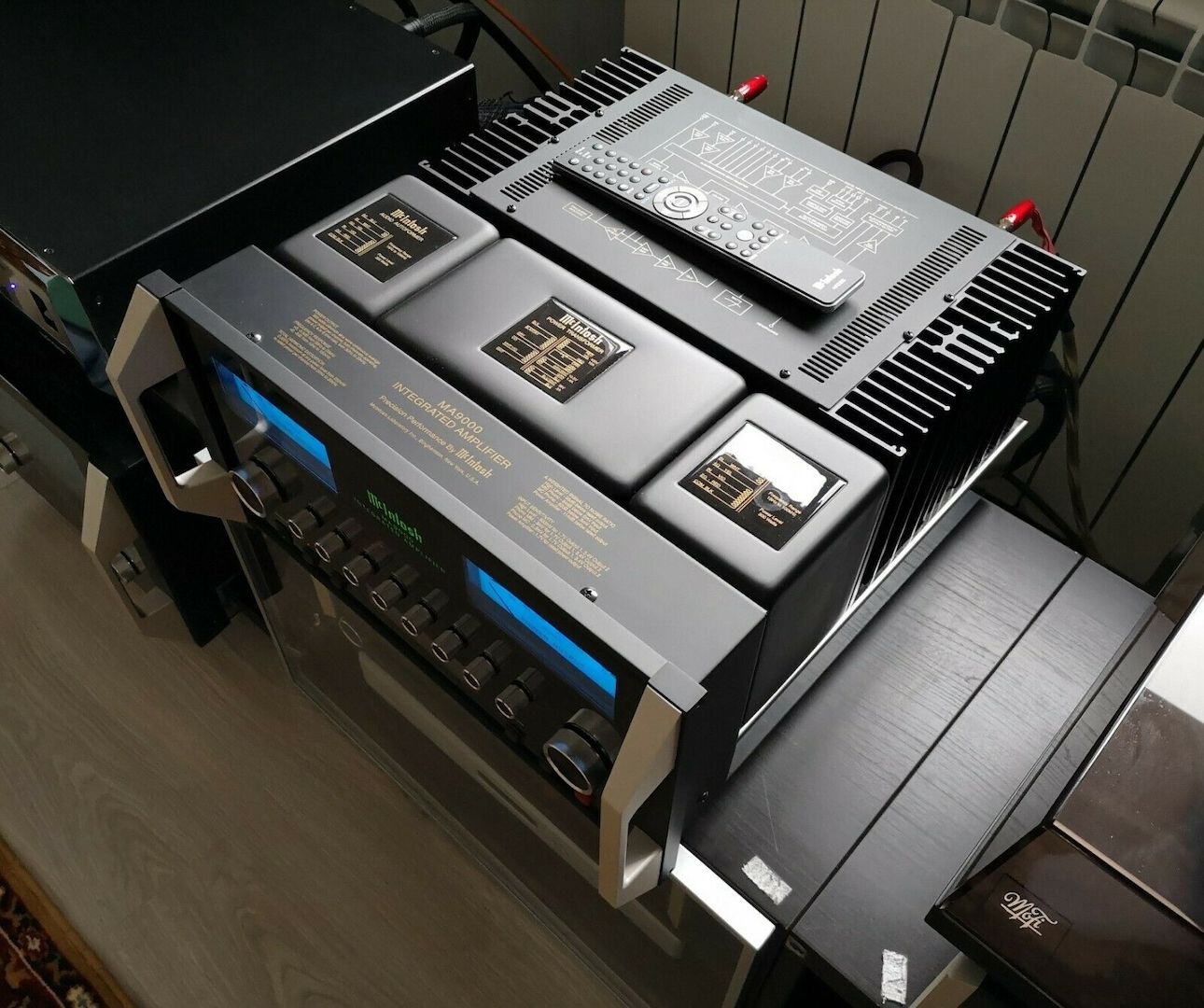 McIntosh MA9000 High-End Integrated Amplifier with DAC