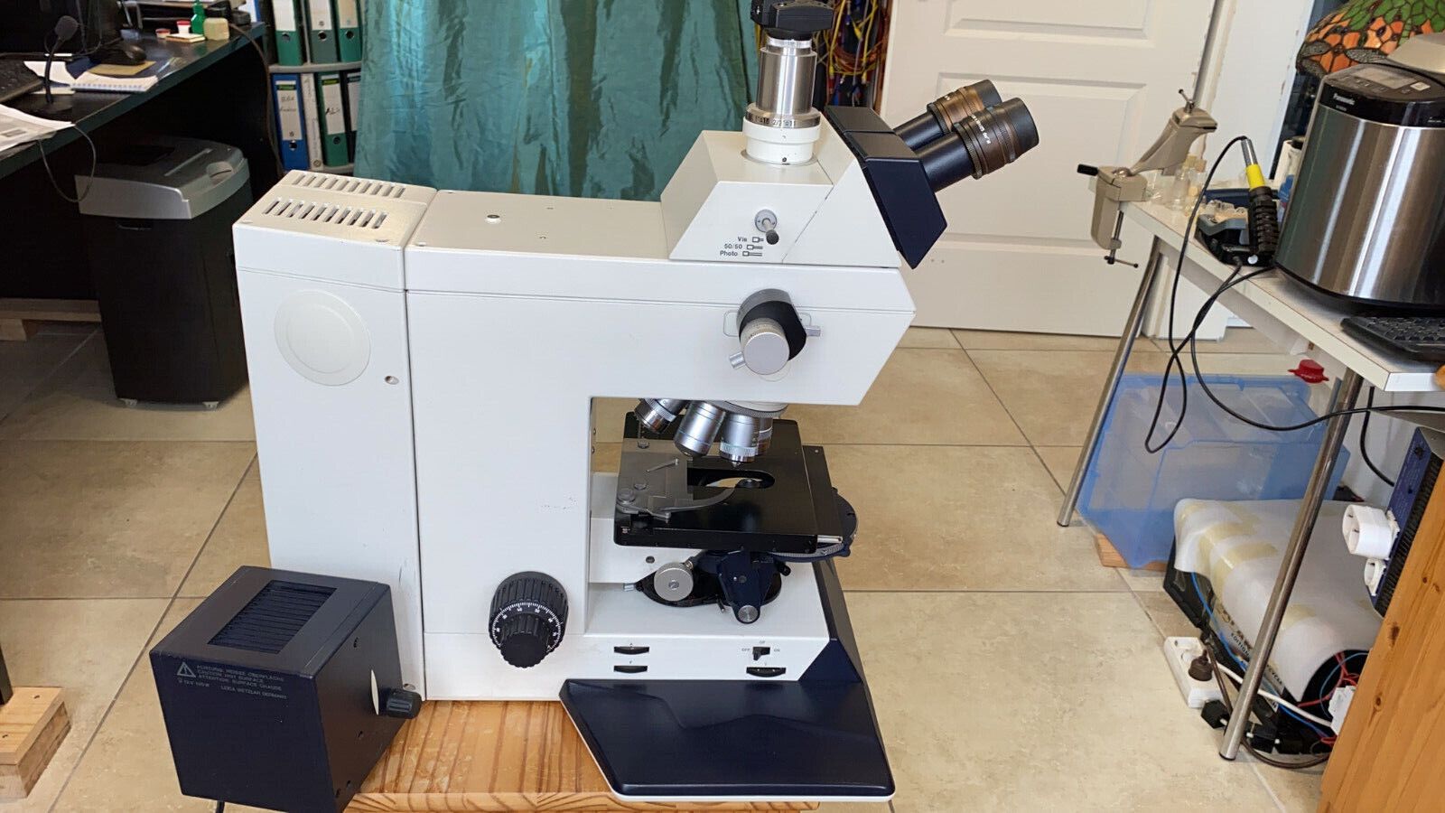 Mikroskop Leica DMRB mit 7 objektiven; Polarisation; Phasenkontrast; Kamera