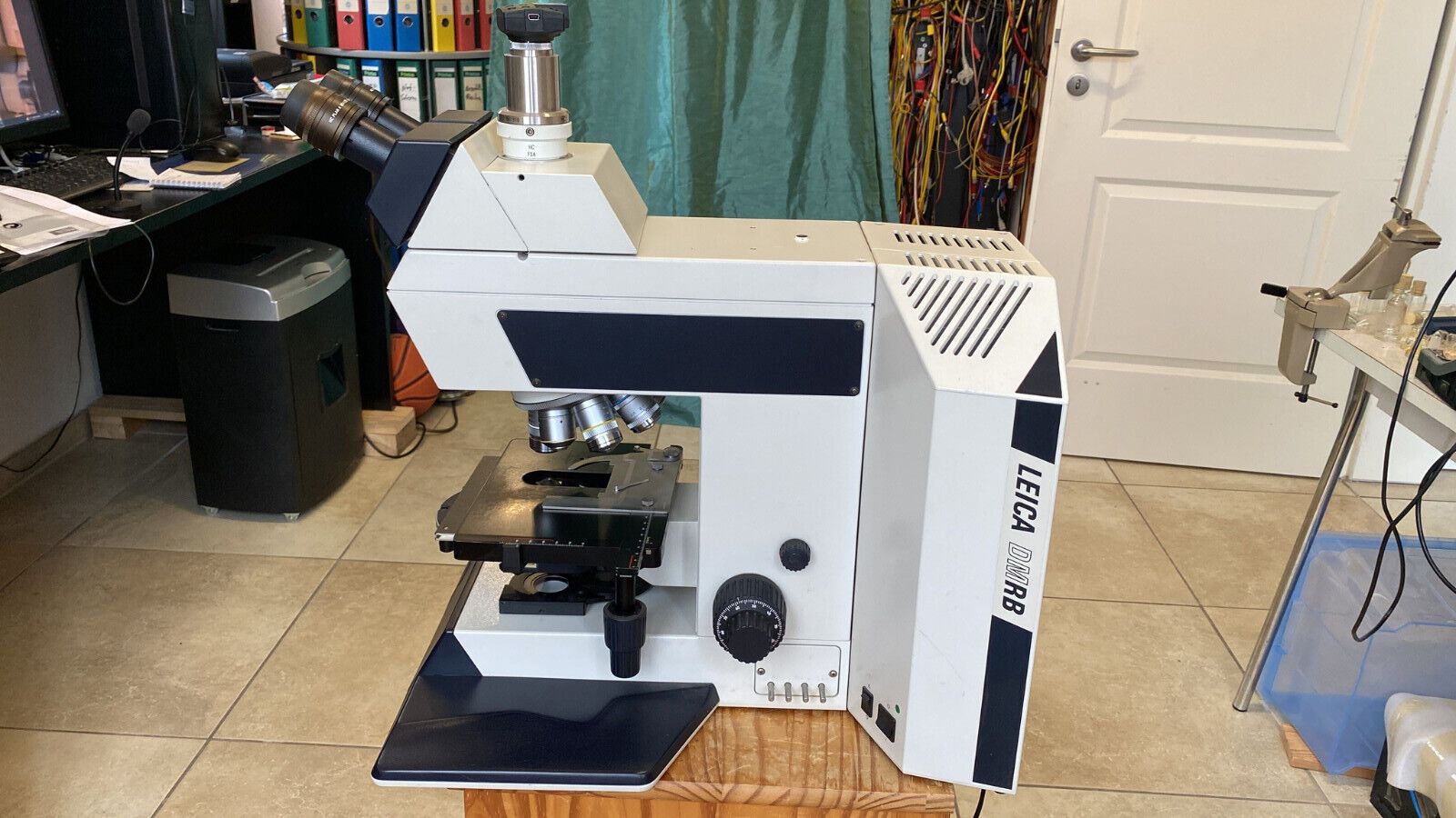 Mikroskop Leica DMRB mit 7 objektiven; Polarisation; Phasenkontrast; Kamera