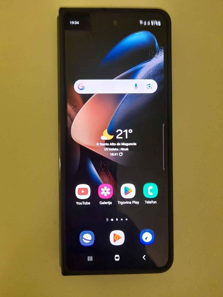 Samsung Galaxy Z Fold 4