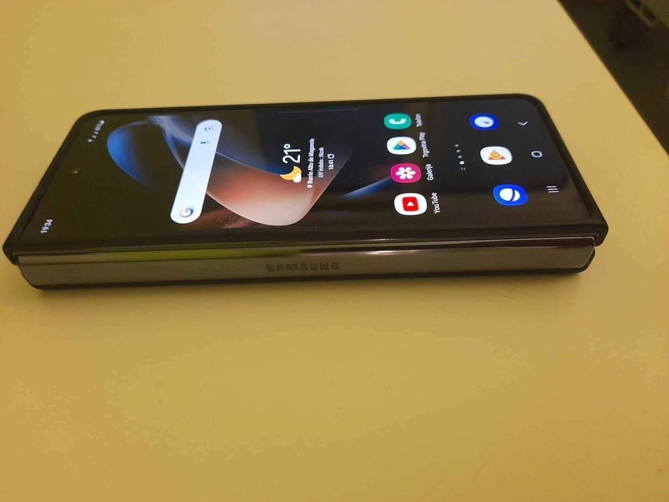 Samsung Galaxy Z Fold 4