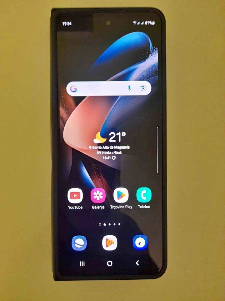 Samsung Galaxy Z Fold 4