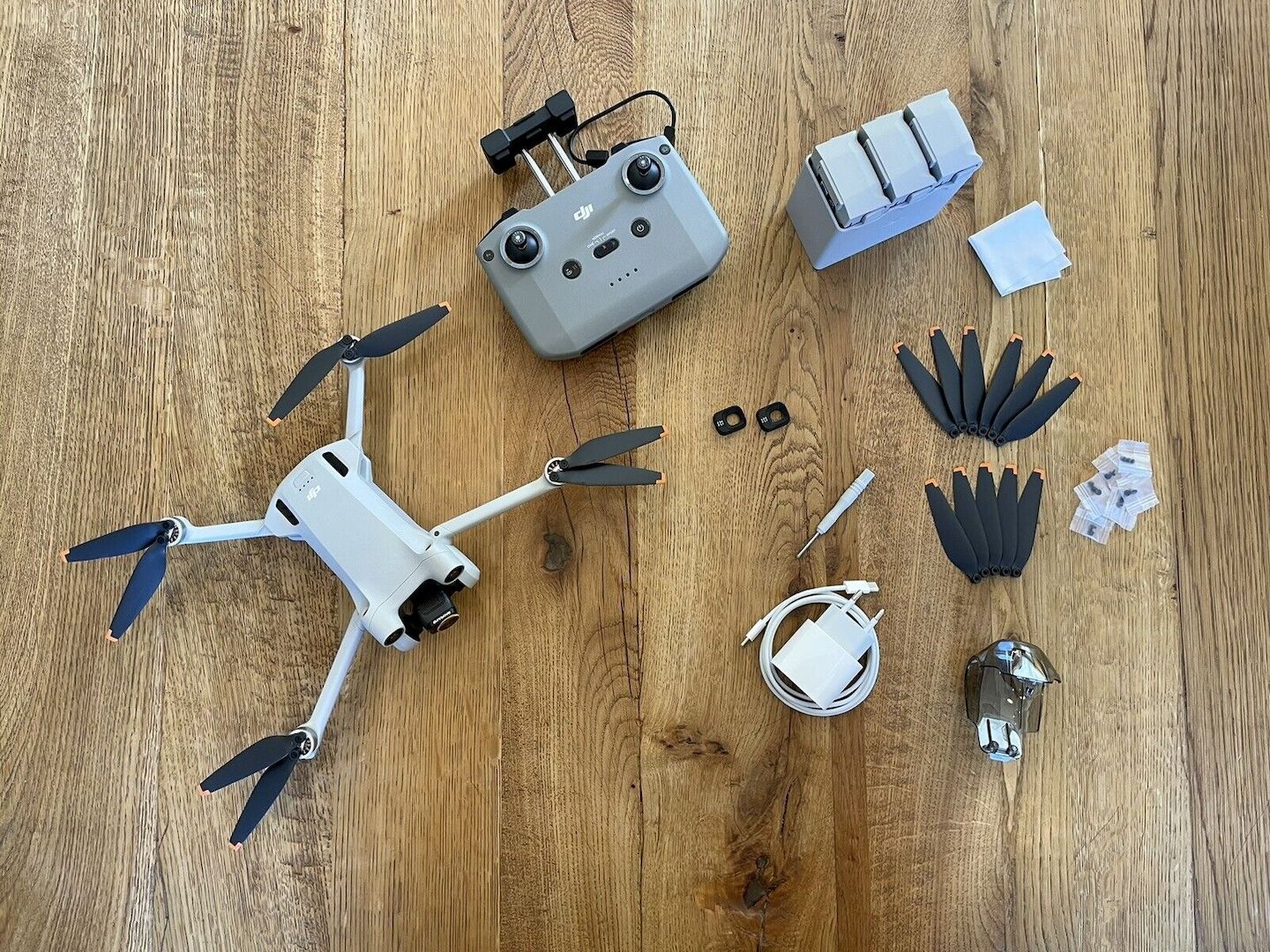 DJI Mini 3 Pro Kameradrohne Fly More Combo Mit Extras (Komplett Set)