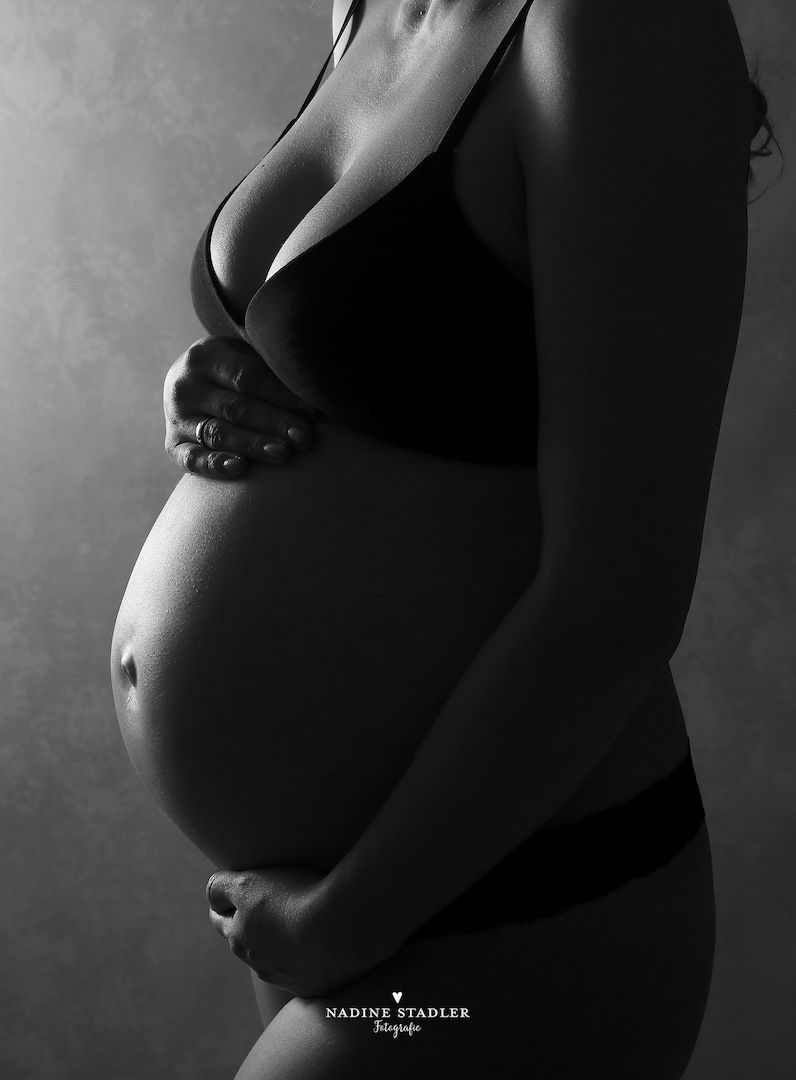 Babybauchfotografie Babybauchfoto Schwangerschaftsfotografie Fotoshooting Fotograf Wuppertal