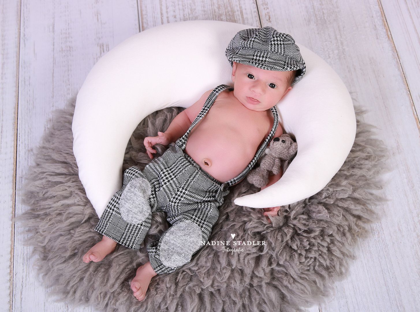 Neugeborenenfoto Neugeborenenfotografie Babyfotoshooting Babyfoto Fotograf Wuppertal Fotostudio Neugeborenenfoto Neugeborenenfotografie Babyfotoshooting Babyfoto Fotograf Wuppertal Fotostudio