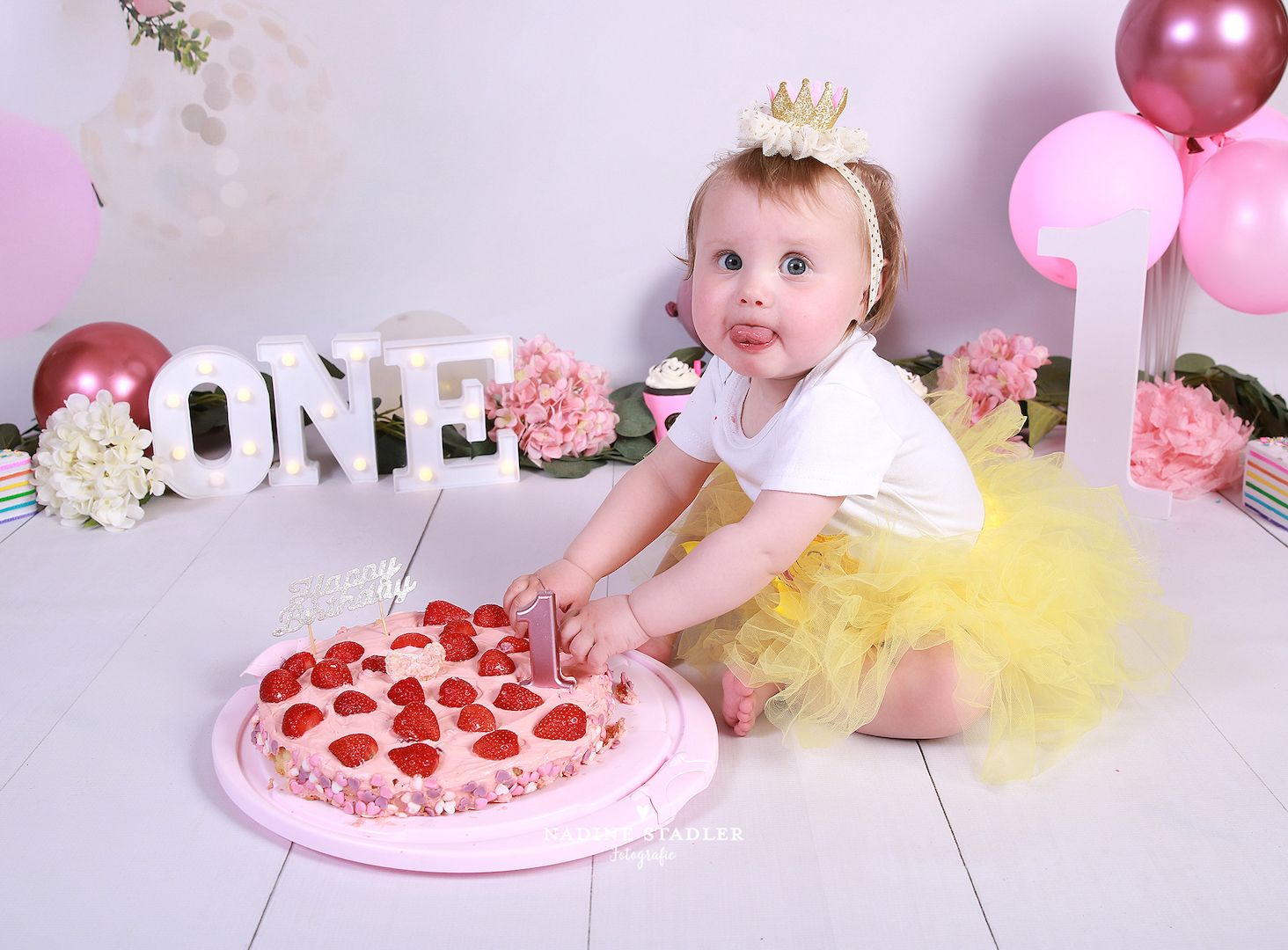 Cakesmash Fotoshooting erster Geburtstag Fotograf Fotostudio Wuppertal Cake Smash Foto Cakesmash Fotoshooting erster Geburtstag Fotograf Fotostudio Wuppertal Cake Smash Foto