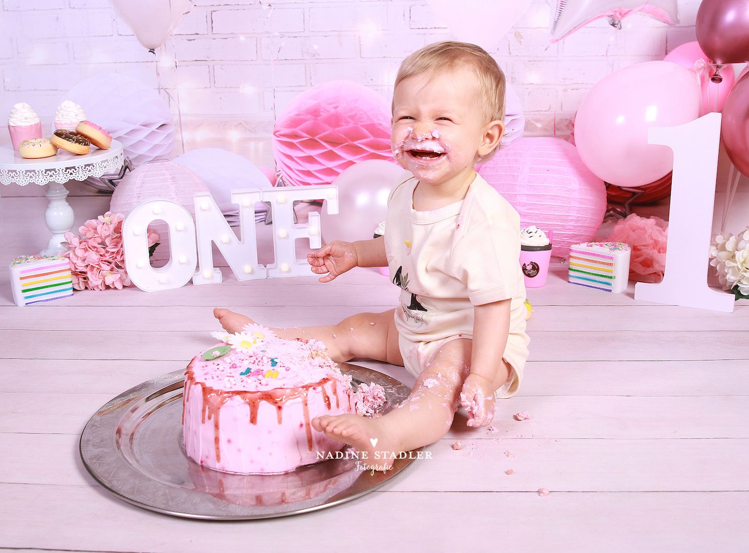 Cakesmash Fotoshooting erster Geburtstag Fotograf Fotostudio Wuppertal Cake Smash Foto Cakesmash Fotoshooting erster Geburtstag Fotograf Fotostudio Wuppertal Cake Smash Foto