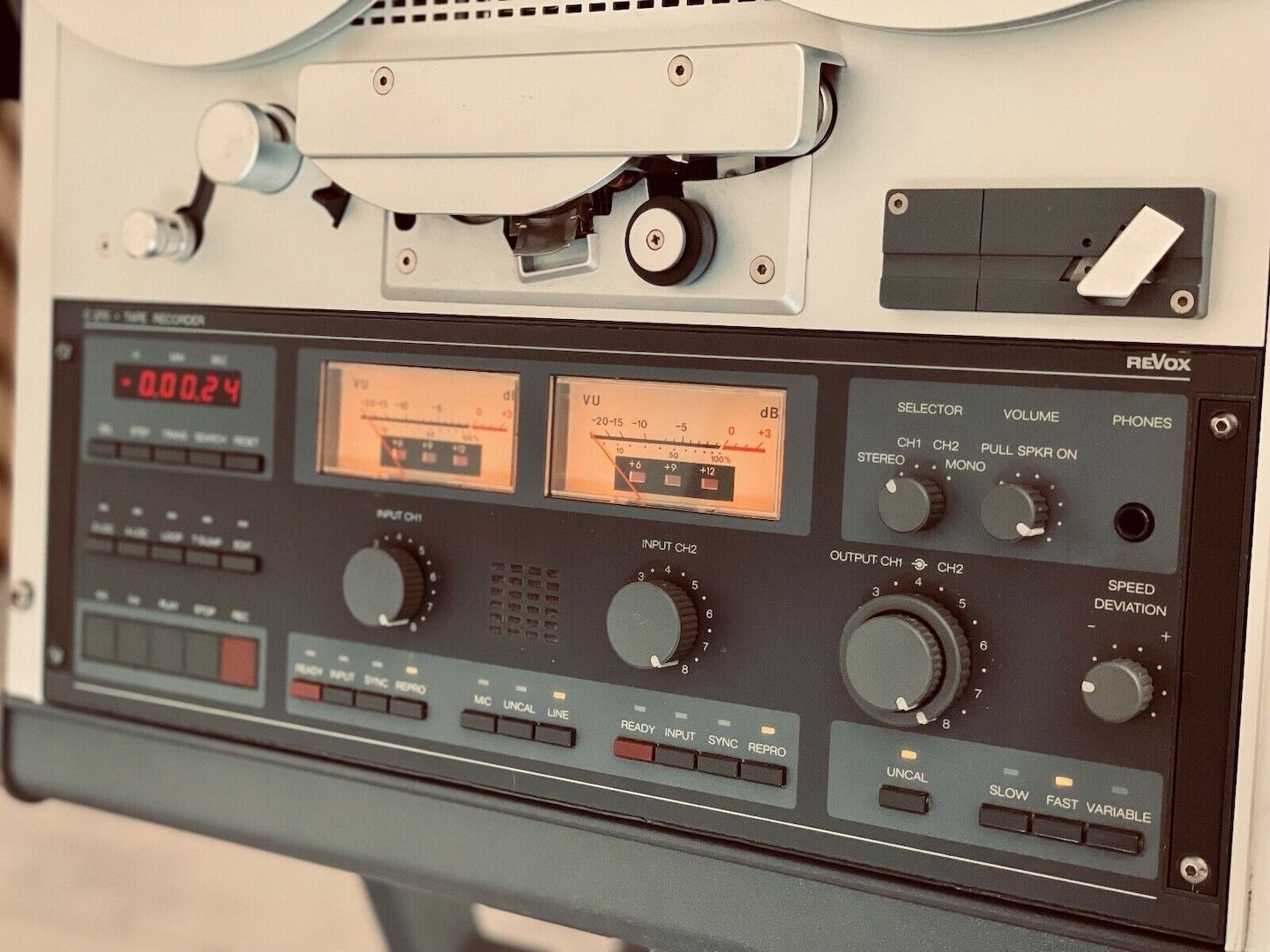 Revox C270 R2R + TROLLY ** RECAPPED ** NEAR MINT