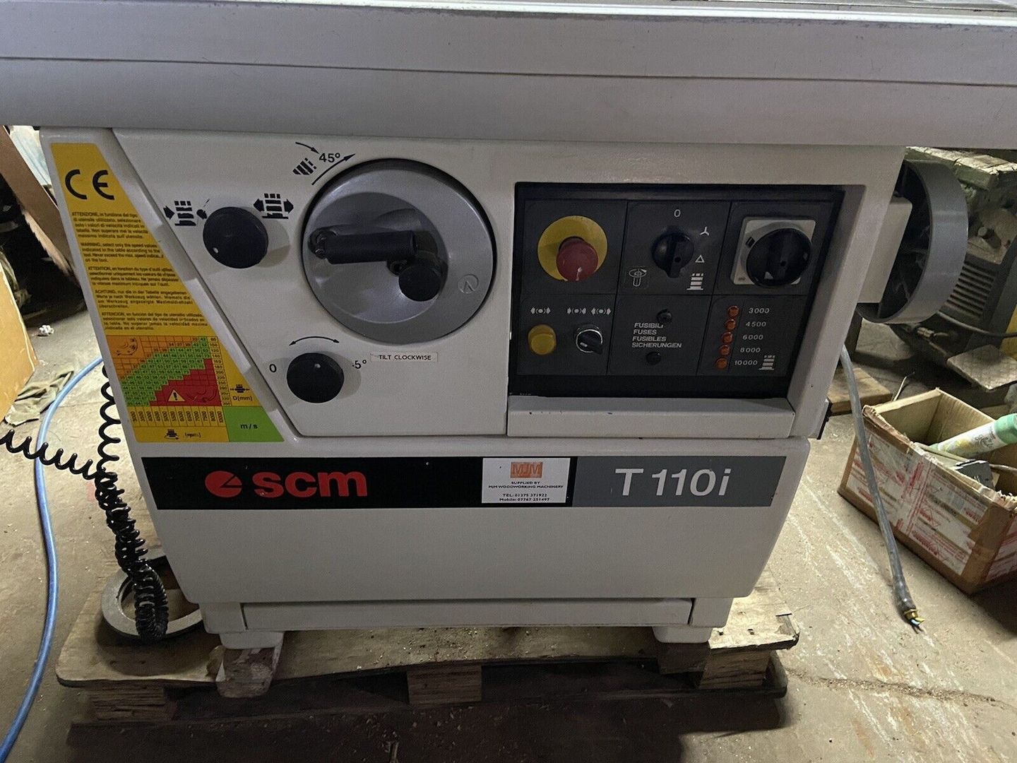 SCM T110i Kippspindelformer und Steff Power Feed. Verlängerungstische