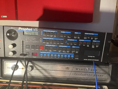 Sequential Prophet VS Rackmount 8-stimmiger polyphone Synthesizer
