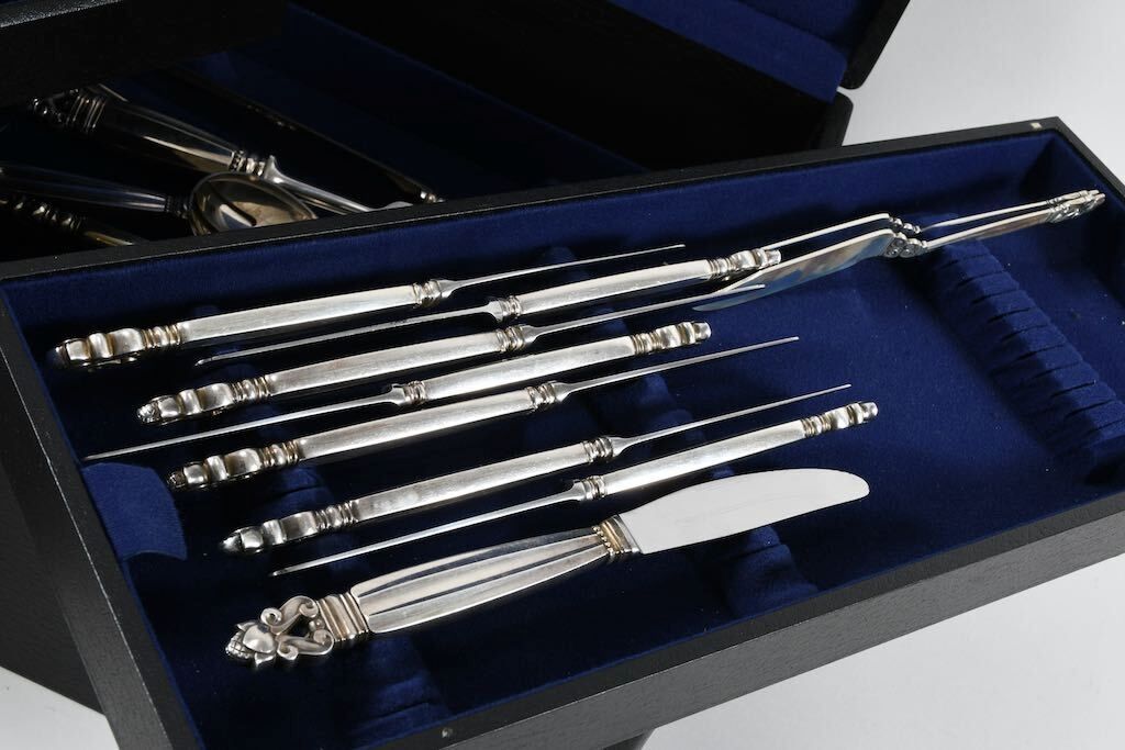 B36J41- 76-tlg Georg Jensen 925er Sterling Silber Besteck 2288 g,