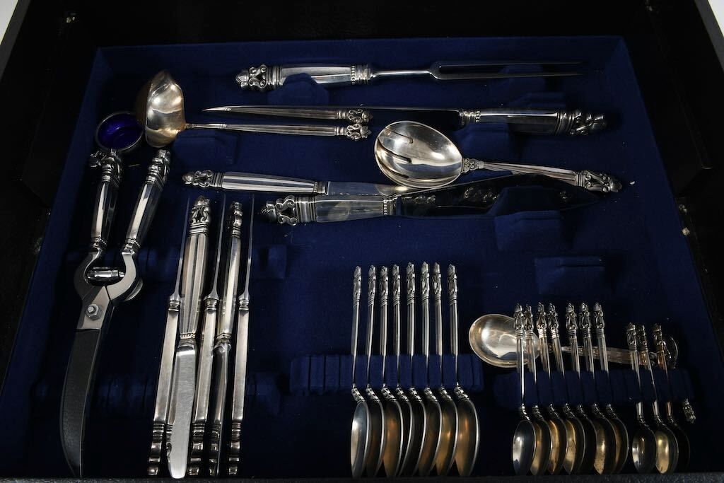 B36J41- 76-tlg Georg Jensen 925er Sterling Silber Besteck 2288 g,