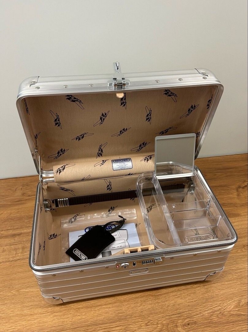 Rimowa Classic Flight Beauty Case