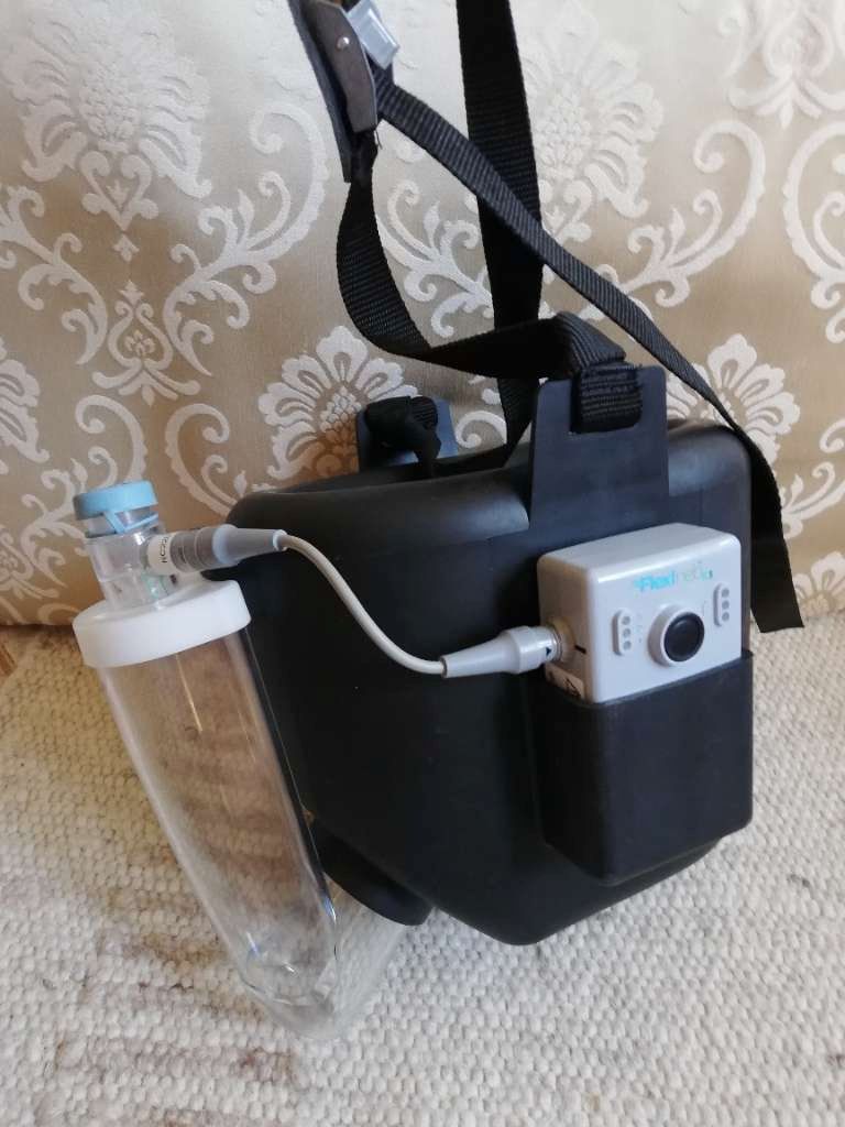 Schwarze gebraucht Pferde Inhalator von Flexineb E3