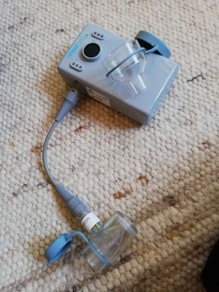 Schwarze gebraucht Pferde Inhalator von Flexineb E3