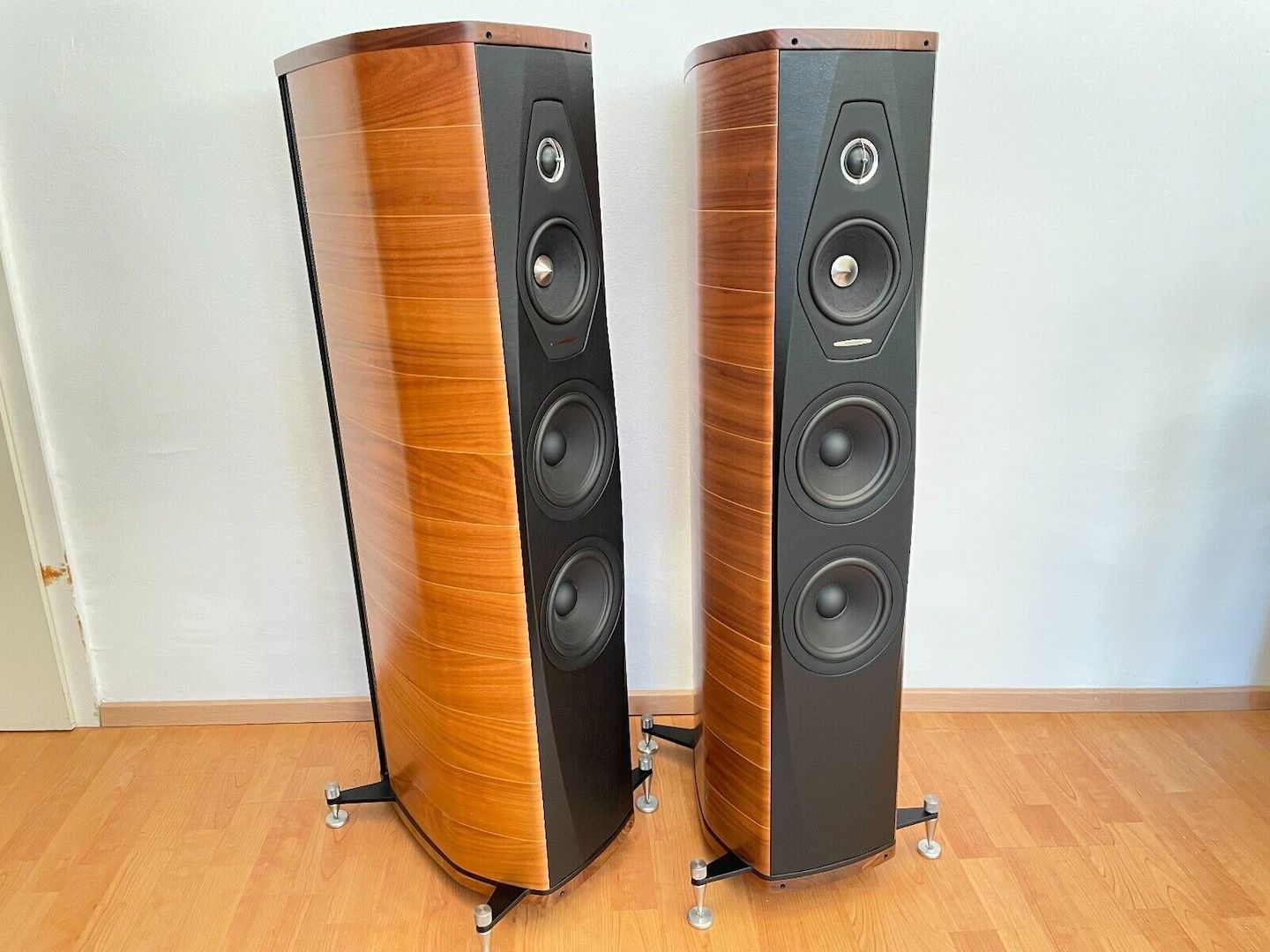 Sonus Faber Olympica III 3-weg Lautsprecher in Walnuss