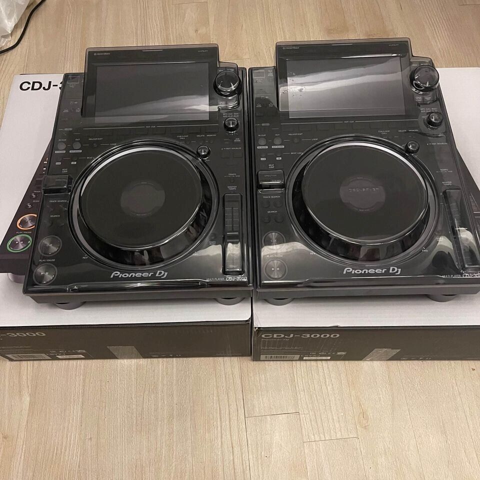 Pioneer CDJ 3000 DJ Decks