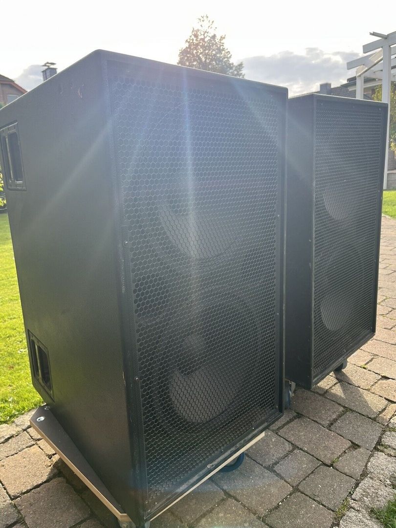 2 Stück Meyer Sound PSW2 Subwoofer Ähnlich
