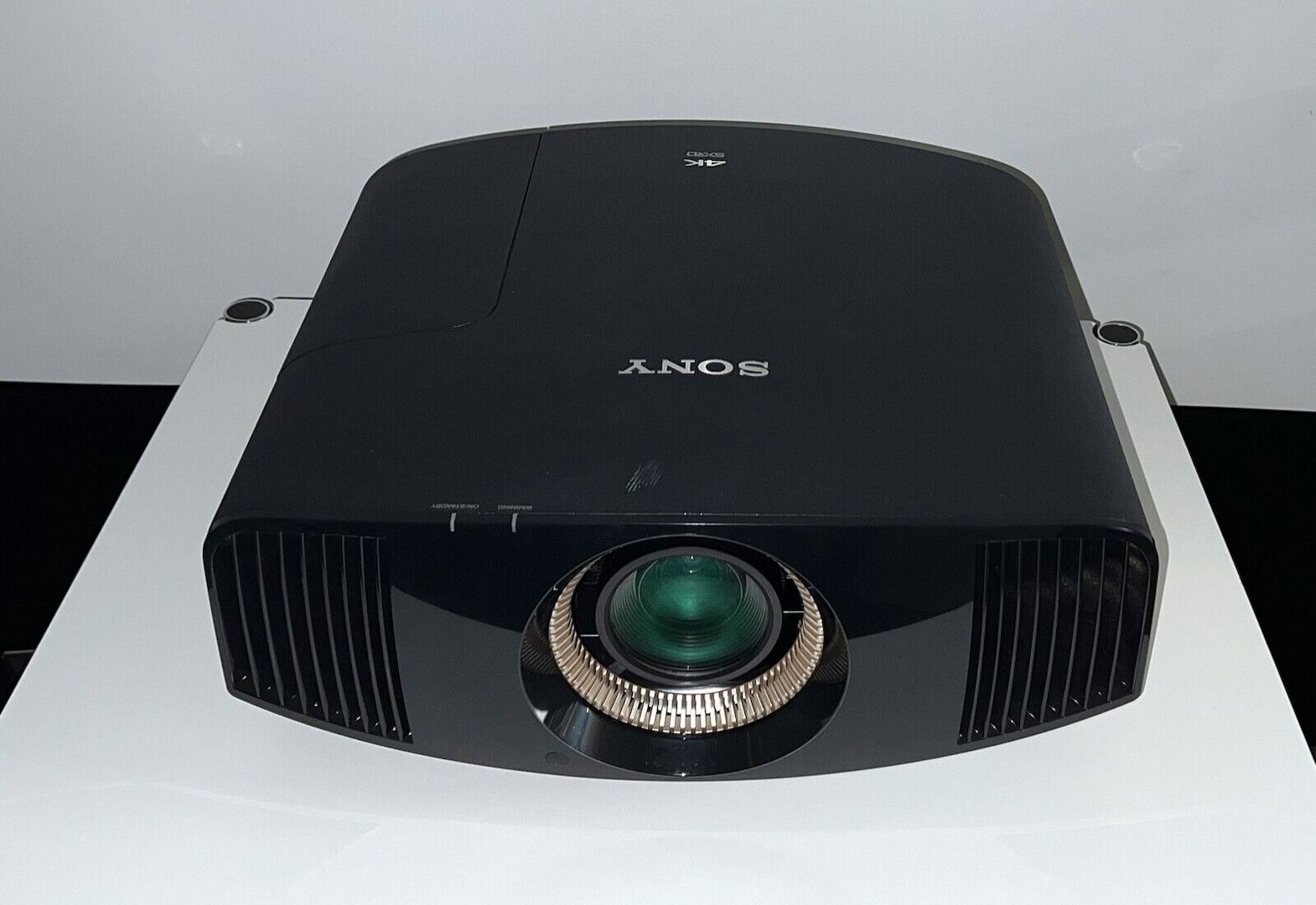 Sony VPL-VW590ES 4K Ultra-HD Heimkino Projektor