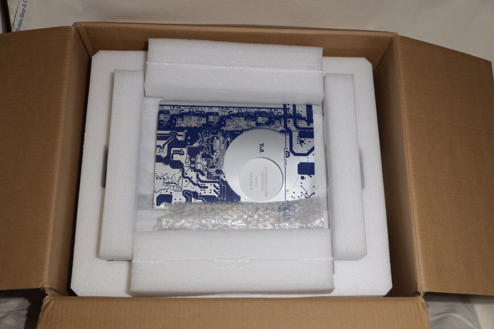 T+A PA 2500 R Vollverstärker, schwarz, OVP, hervorragender Zustand