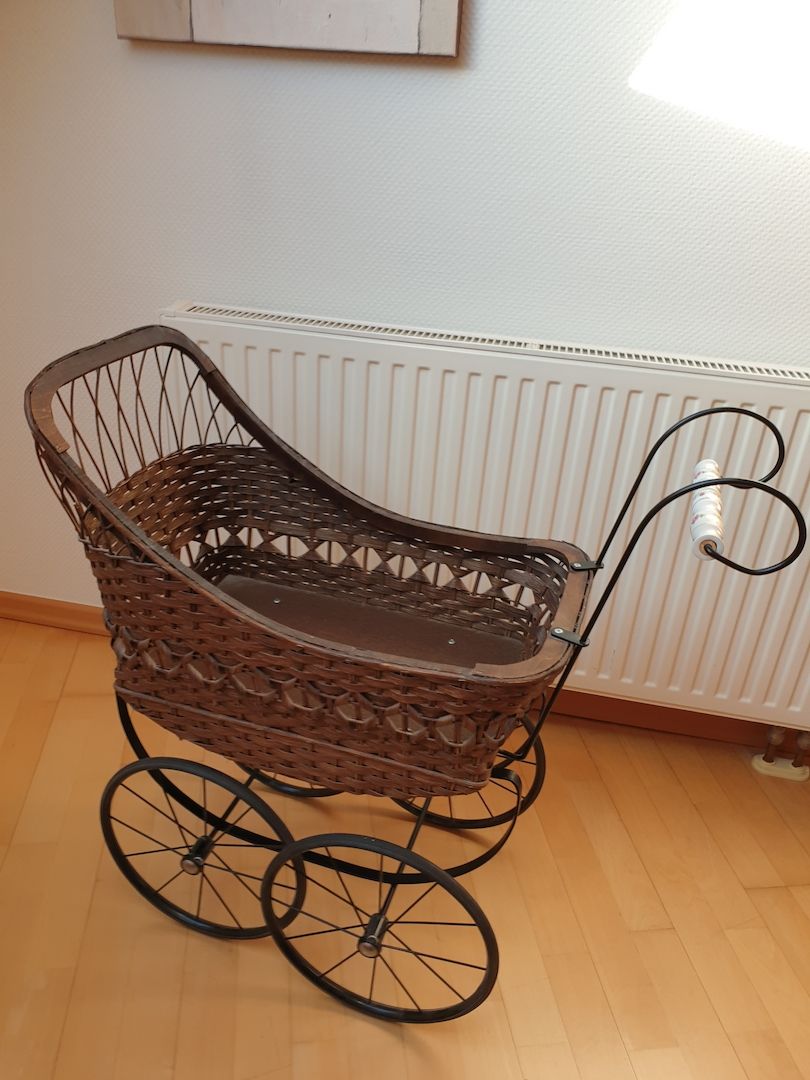 Puppenwagen nostalgisch