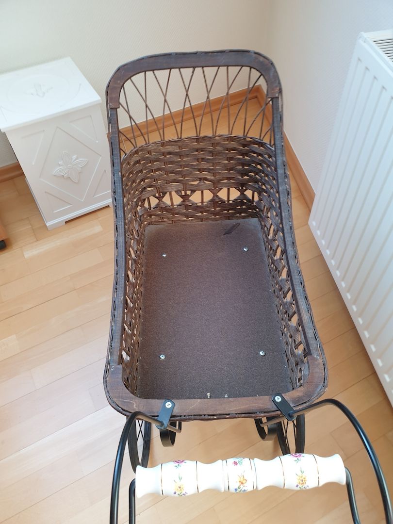 Puppenwagen nostalgisch