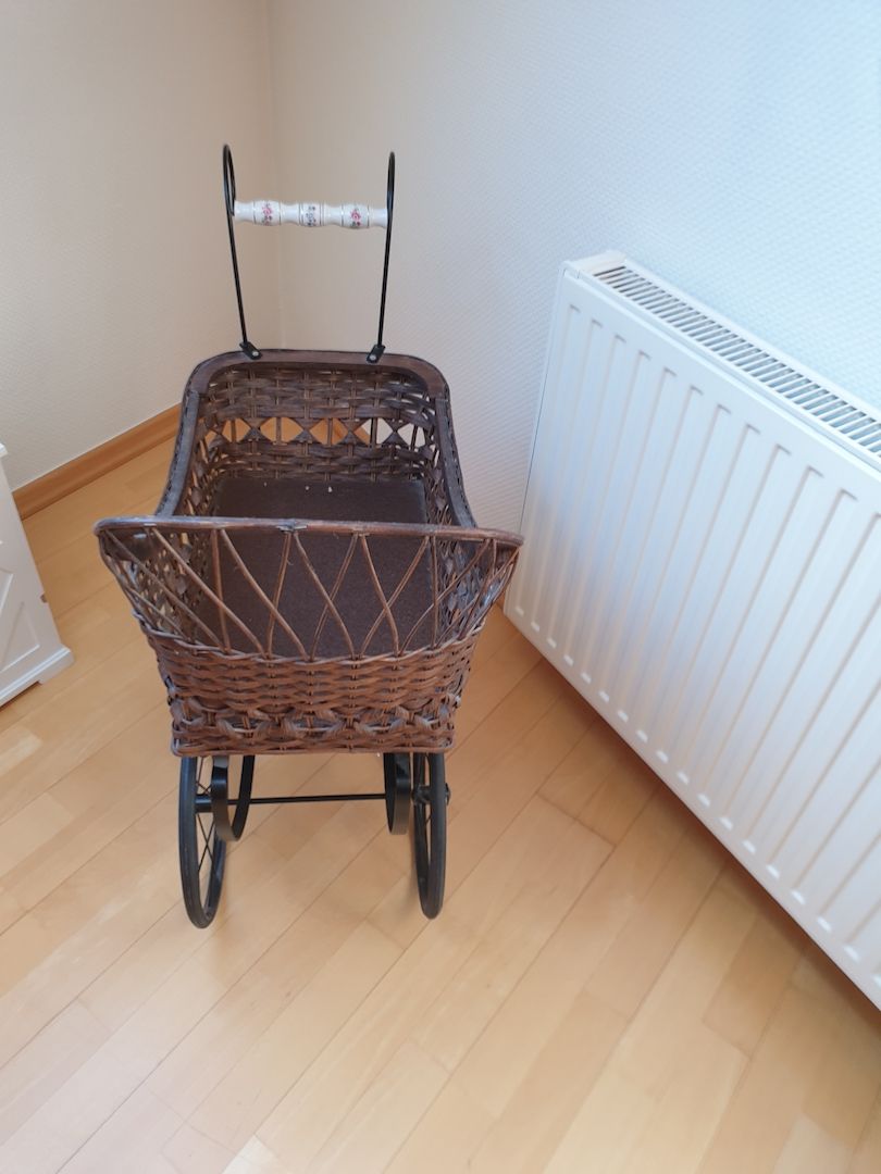 Puppenwagen nostalgisch