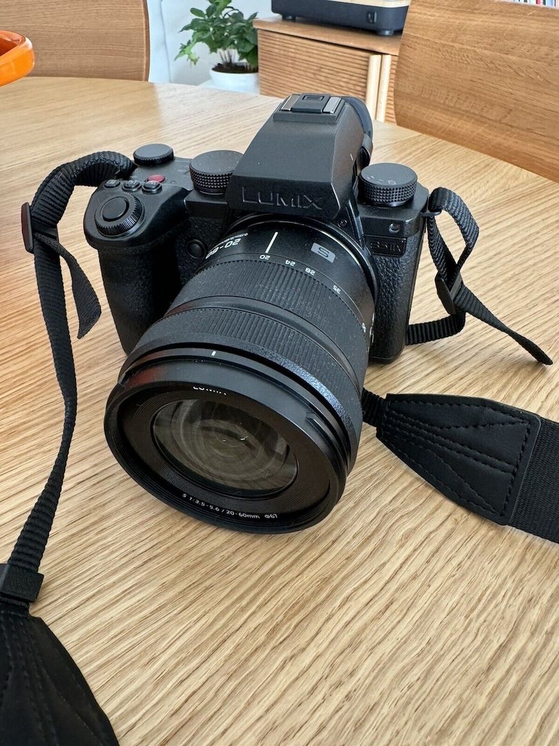 Panasonic LUMIX S5 Mark II X + S20-60mm F3.5-5.6