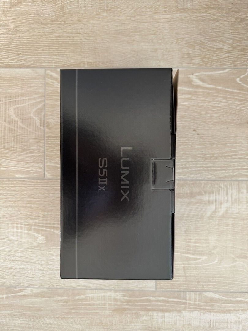 Panasonic LUMIX S5 Mark II X + S20-60mm F3.5-5.6