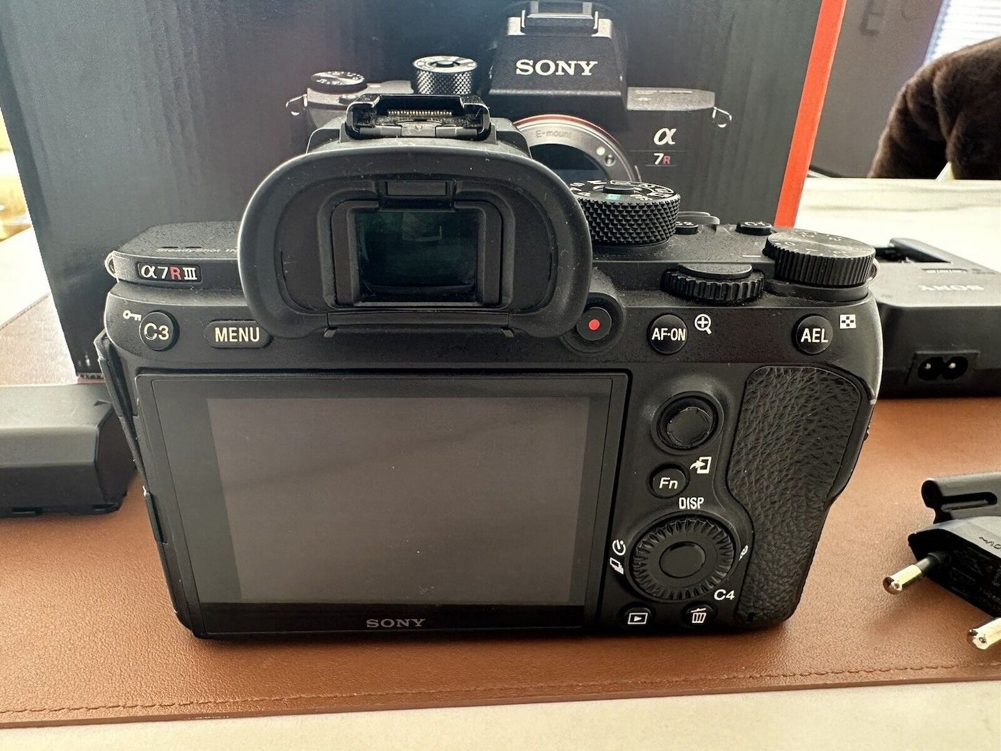 Sony Alpha A7R III 42.4 MP Digital Kamera mit GP-X1EM Griffverlängerung