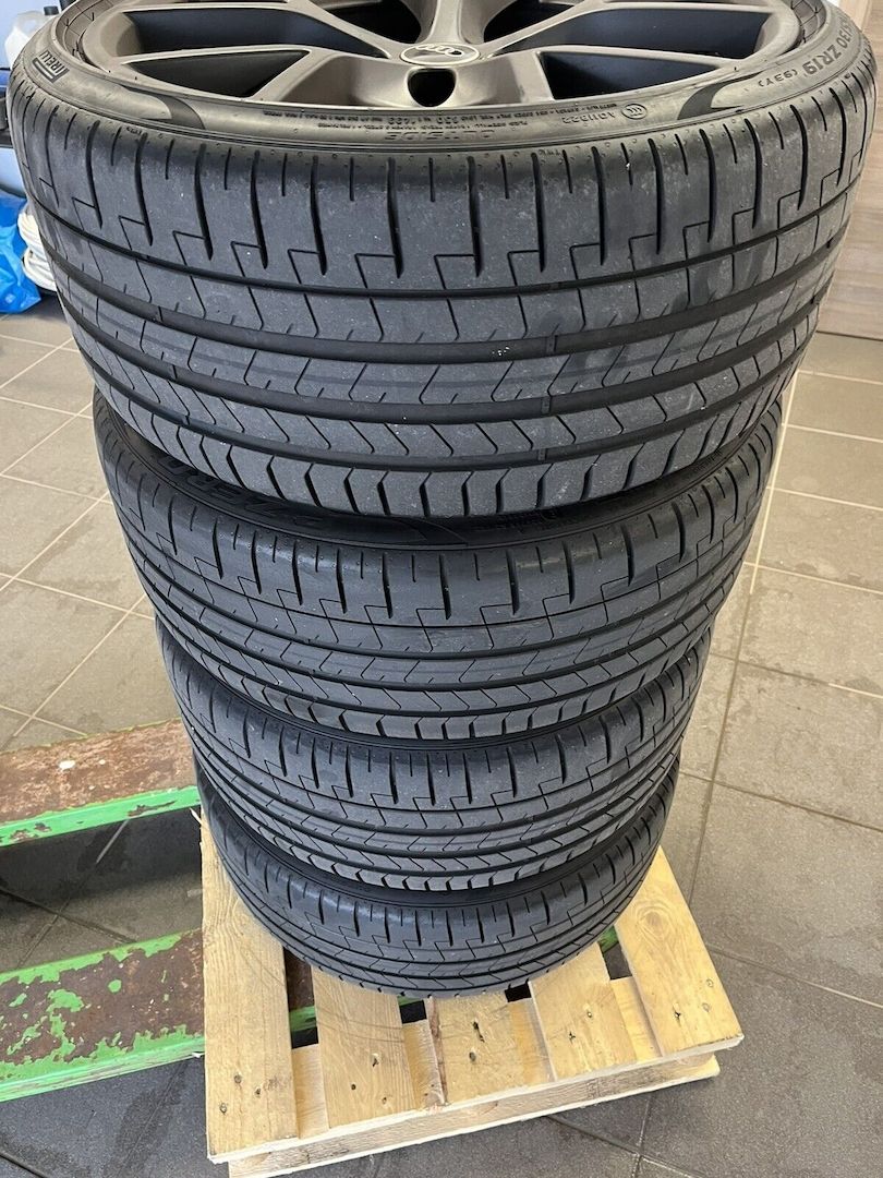 Audi RS3 8Y Sommerräder Räder Pirelli