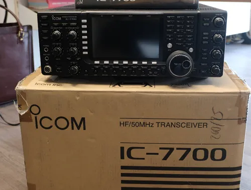 Icom ic 7700 KW Transceiver 200W