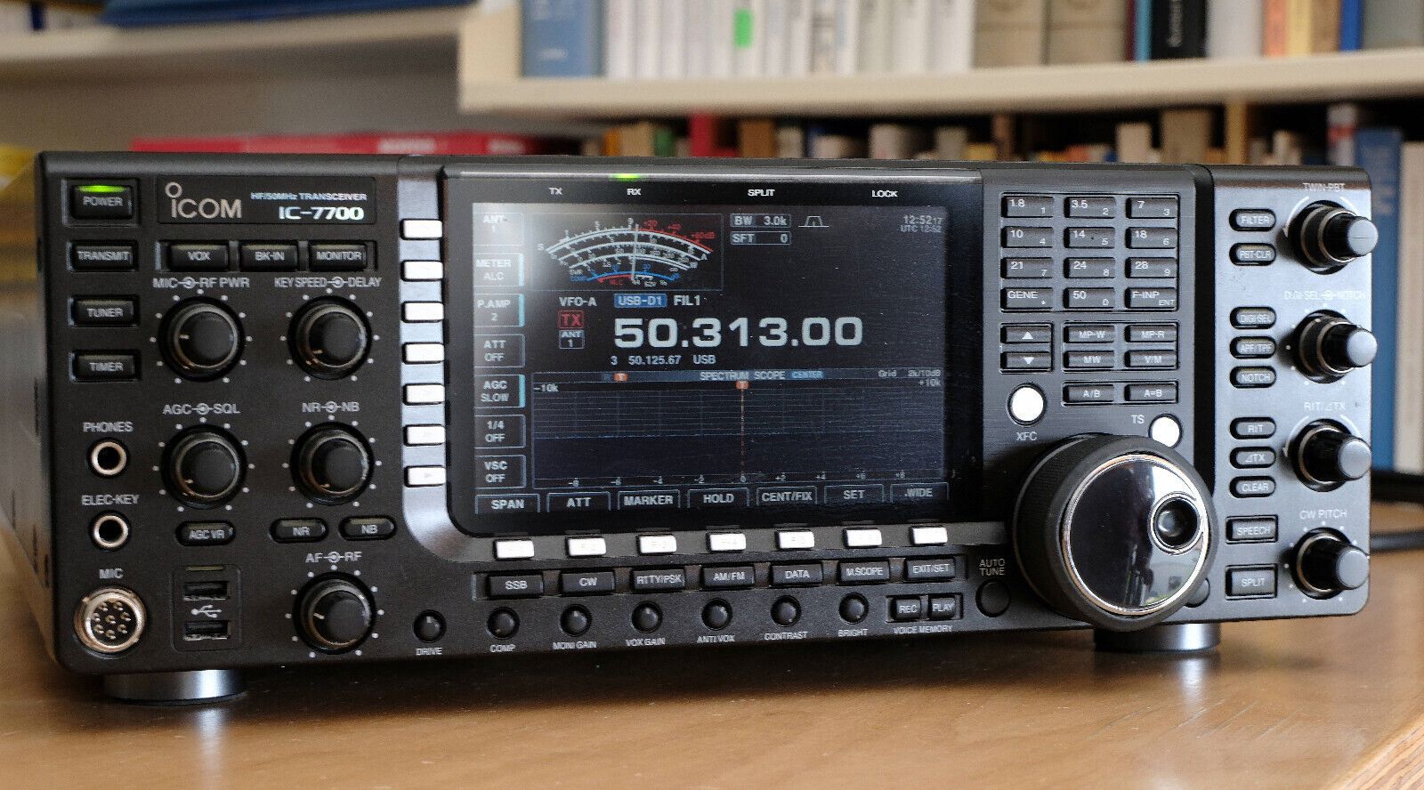 Icom ic 7700 KW Transceiver 200W