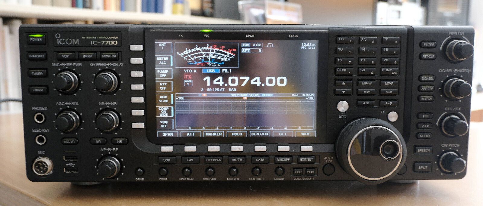 Icom ic 7700 KW Transceiver 200W