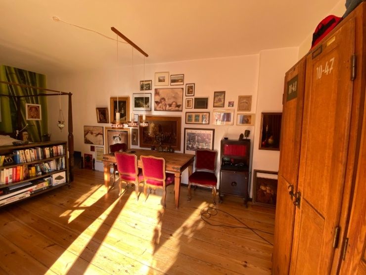 Auswanderer löst Wohnung auf! Alles muss weg! Top Einrichtung!