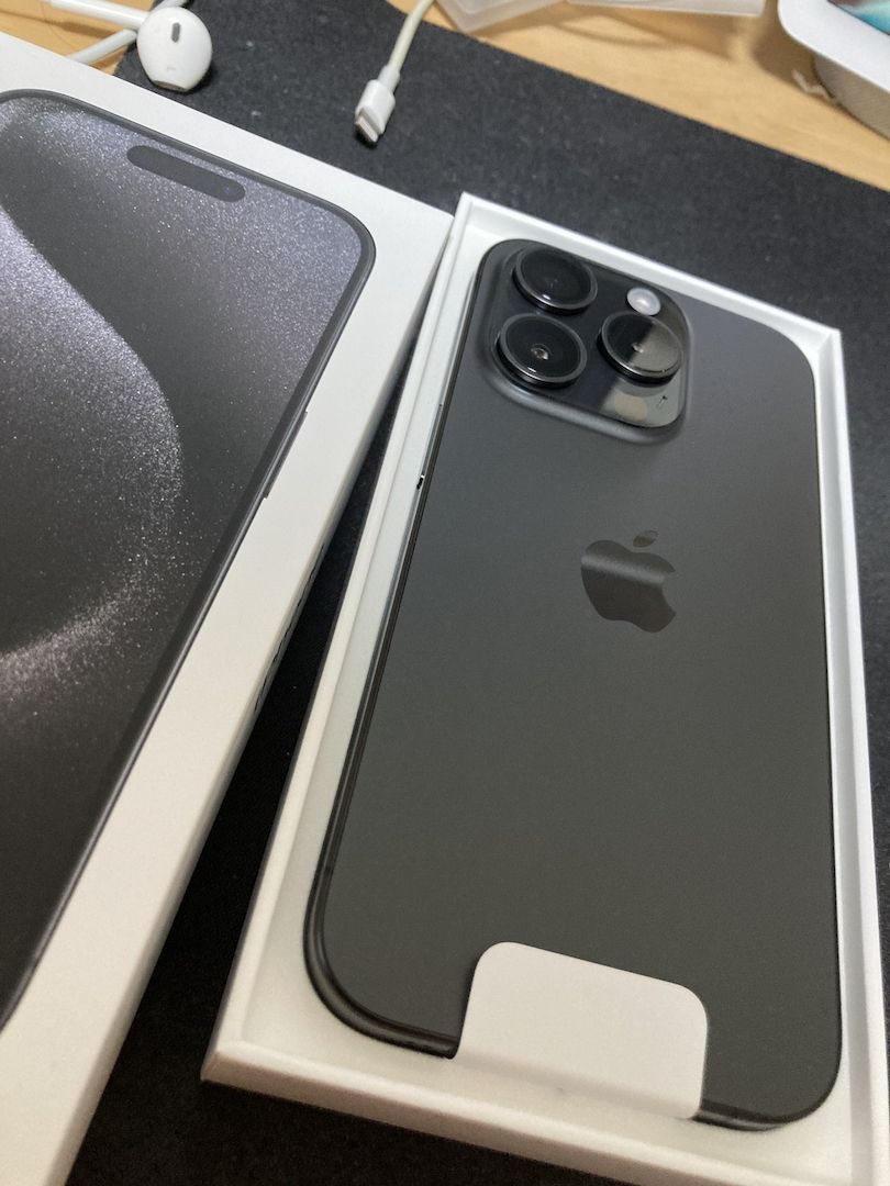 Apple iPhone 15 Pro 128GB = 700 EUR , iPhone 15 Pro Max 256GB = 800 EUR, iPhone 15 128GB = 530 EUR