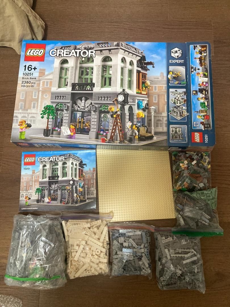 LEGO 10251 Creator Expert Brick Bank Brick Bank.