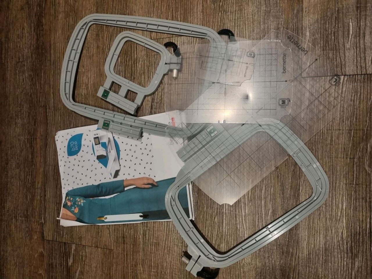 Bernette B70 Stickmaschine mit Zubehör Bernette B70 Stickmaschine mit Zubehör