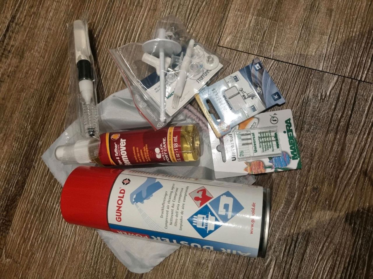 Bernette B70 Stickmaschine mit Zubehör Bernette B70 Stickmaschine mit Zubehör