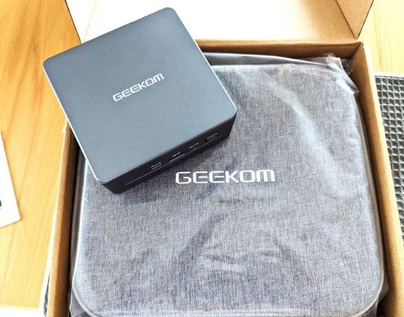 Geekom Mini-PC, Windows 11 Pro Mini IT11, Intel Core i7