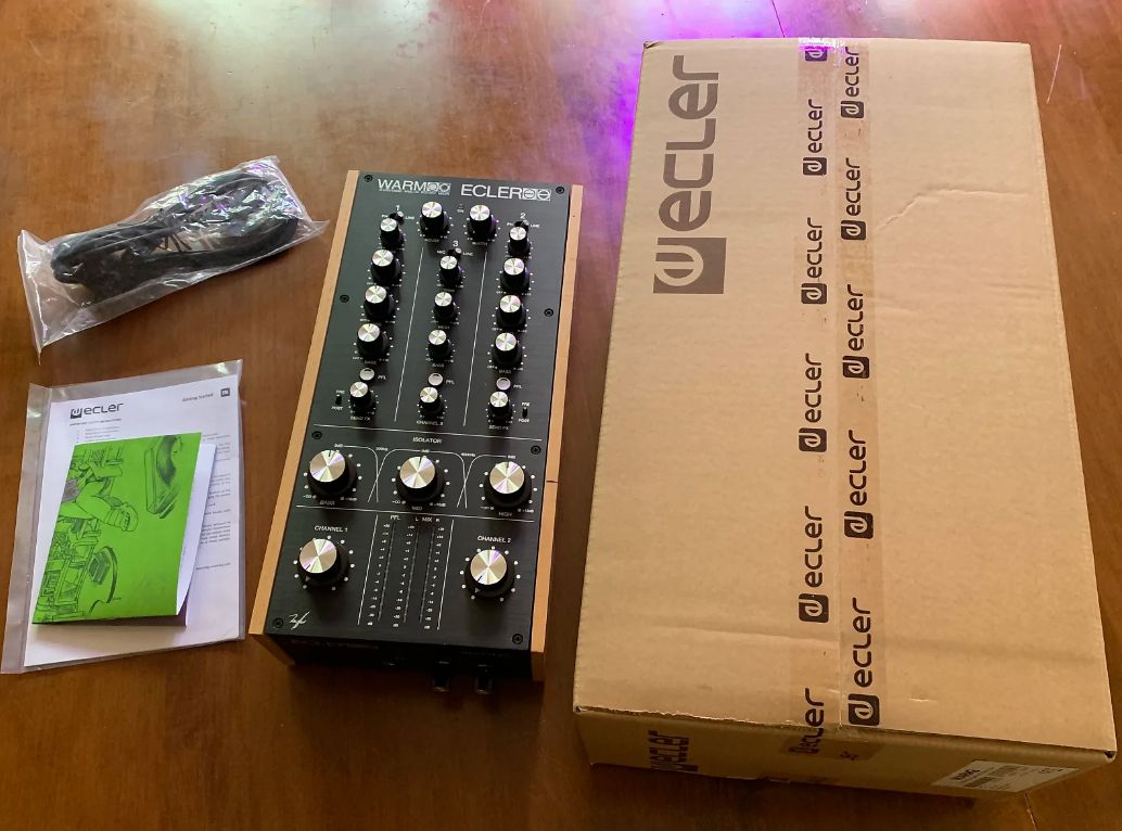 Ecler WARM2 2022 Black w/ Wooden Panels