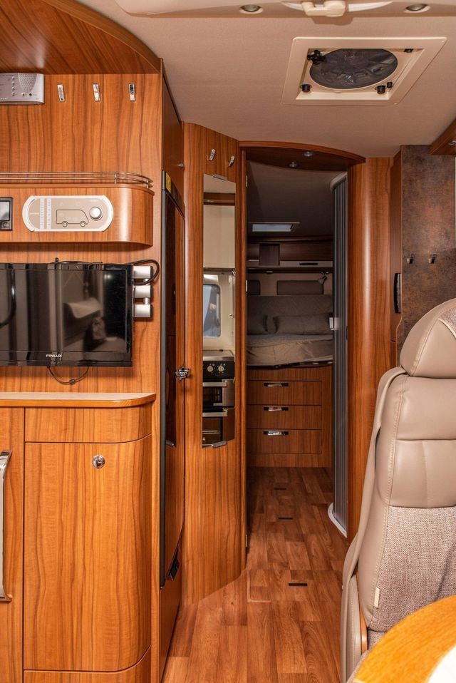 Sehr hübsch Hymer B 708 PL ist zum Verkauf bereit. Sehr hübsch Hymer B 708 PL ist zum Verkauf bereit.