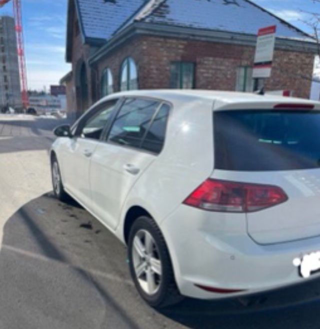 Voiture Volkswagen Golf 2013