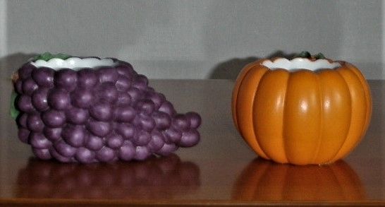 2 Keramik Teelichthalter Weintraube und Kürbis